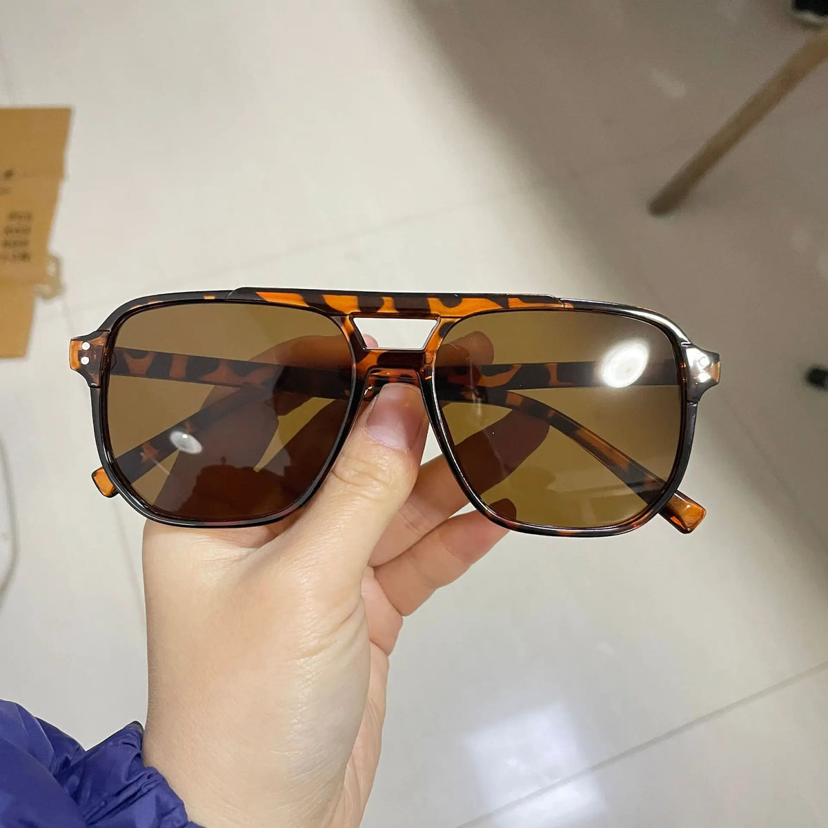 Men's Vintage Square Sunglasses - Unisex UV400 Black Lens Shades for Stylish Sun Protection